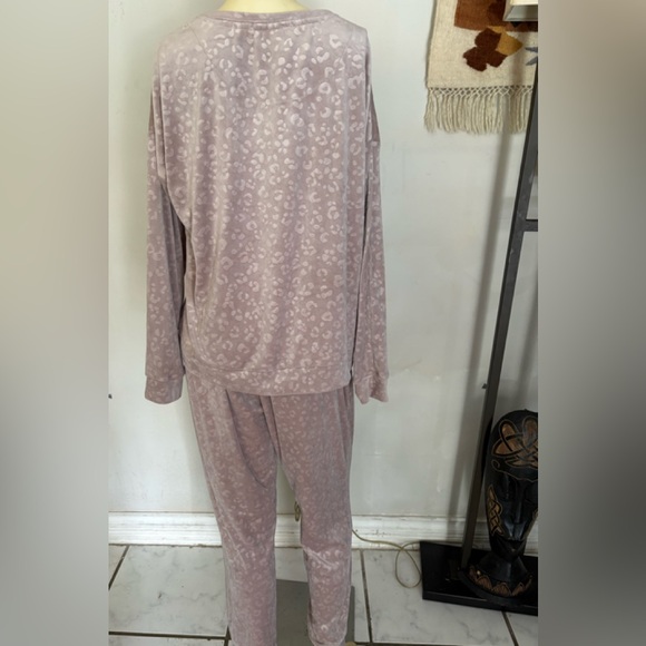 Nicole Miller Women's Leopard Print lounge Pajama Set Size Large - Picture 7 of 7